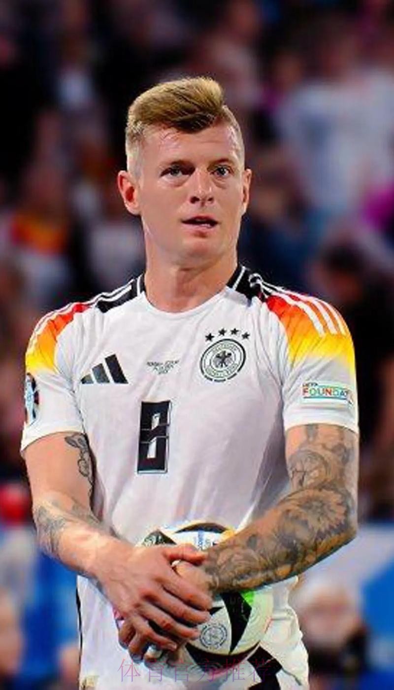 克罗斯:今晚的气氛太棒了 为欧冠新赛季开了好头 克罗斯:今晚的气氛太棒了 为欧冠新赛季开了好头